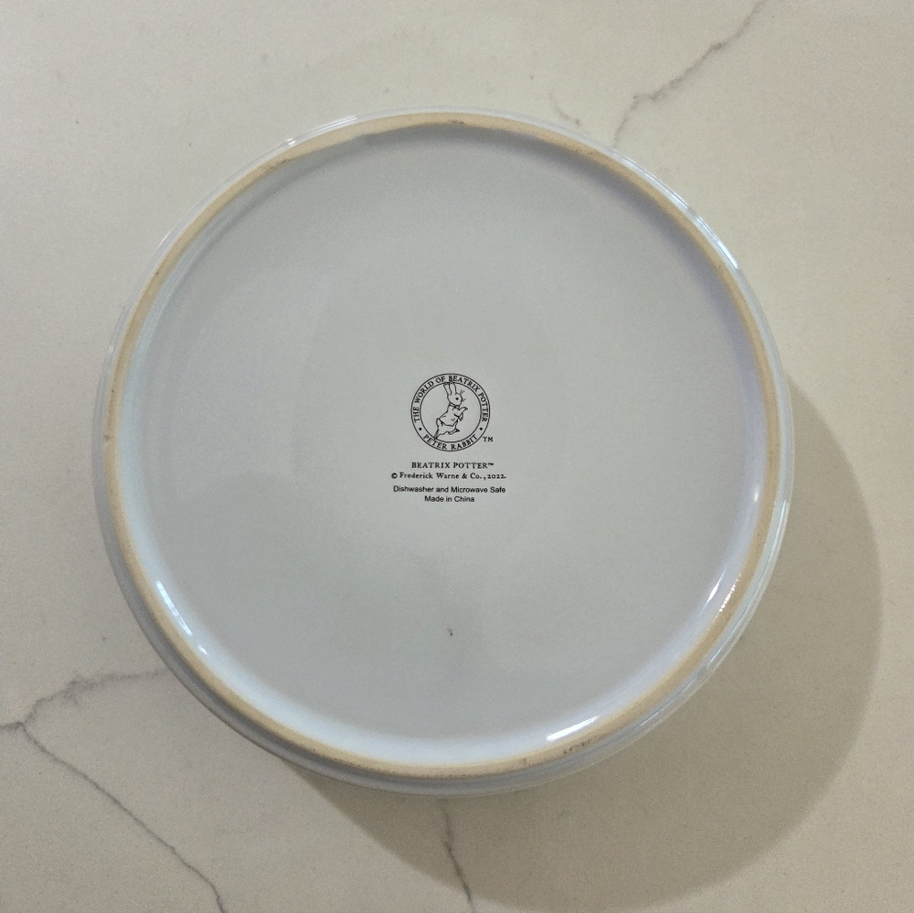 Peter Rabbit Spring Garden Round Casserole Dish - Picture 2 of 13